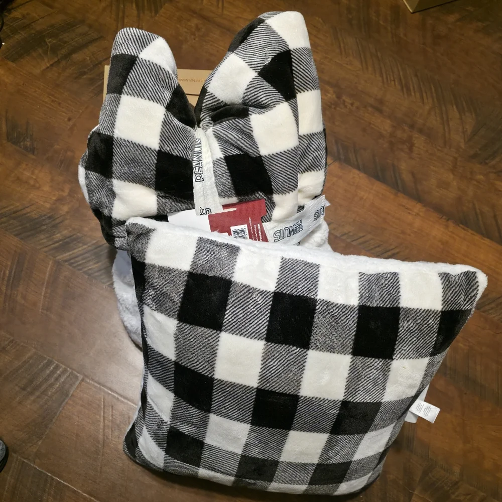 Peanuts Black and White Checkered Snoopy Pillow And Throw Blanket New